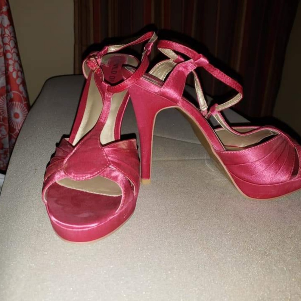 Size 8 or 9